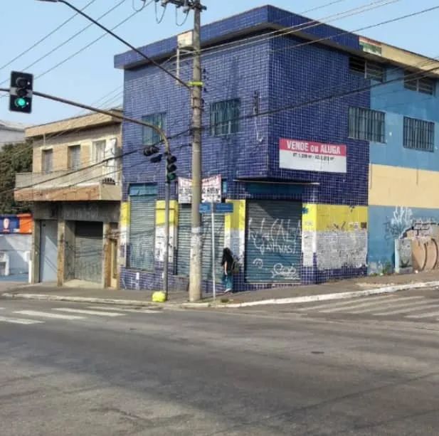 Prédio comercial na Avenida Inconfidência Mineira, 1460  615 m²