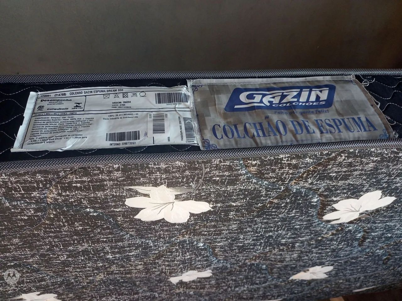 Vende-se cama de solteiro mais colchão  - Foto 3