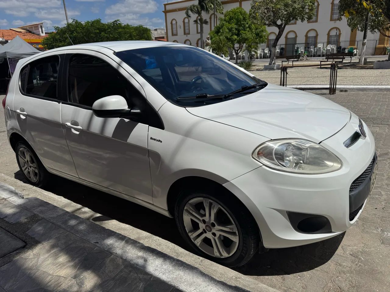 Fiat Palio ESSENCE 1.6 FLEX 16V 5P 2013