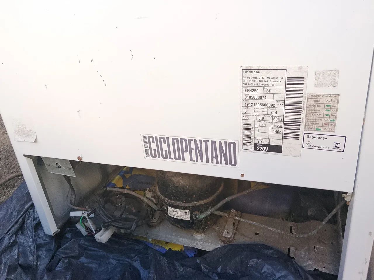 Freezer com motor queimado para ser caixa termica - Foto 4
