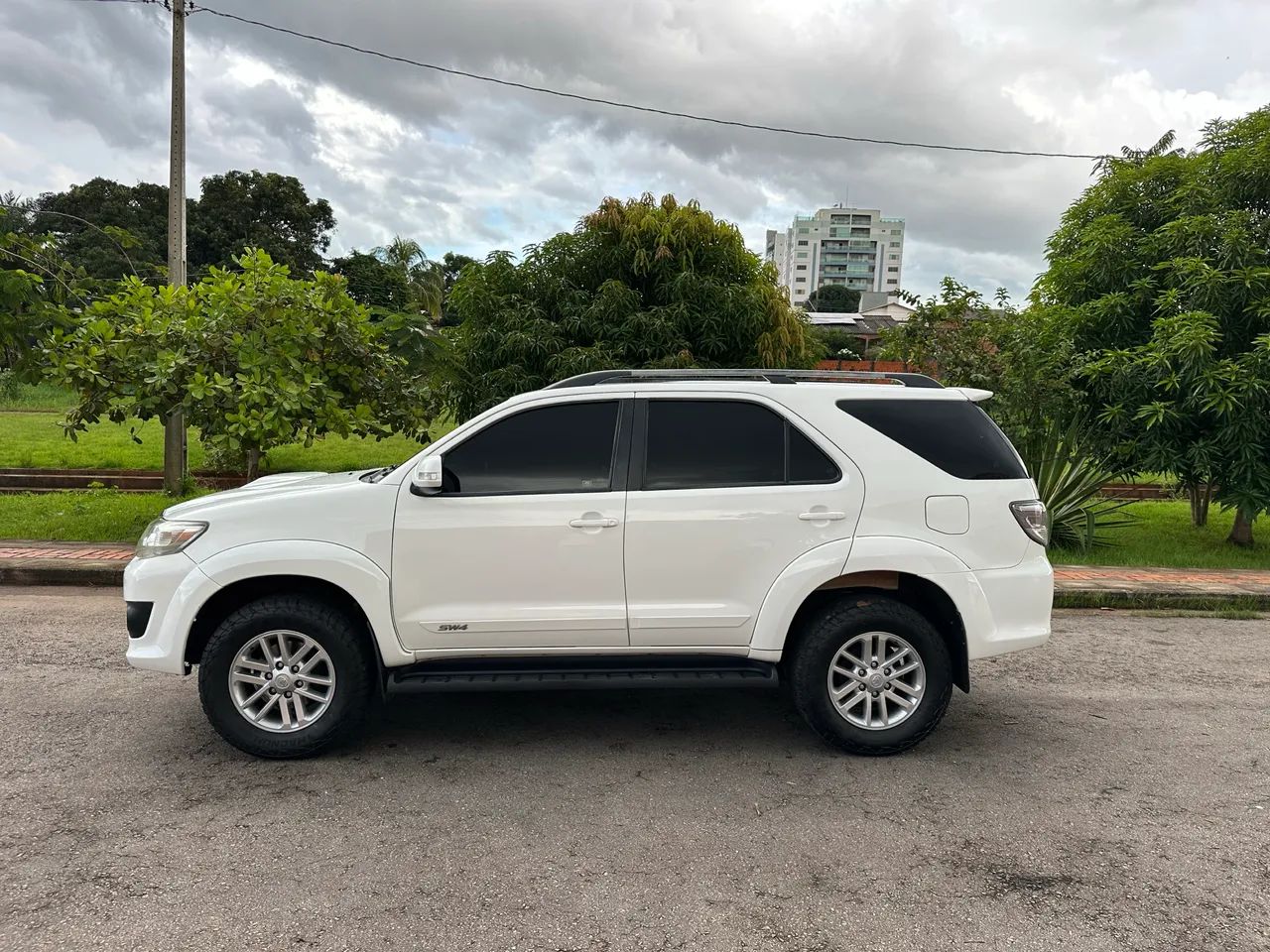 Toyota Hilux Hilux SW4 SRV D4-D 4x4 3.0 TDI Dies. Aut 2014