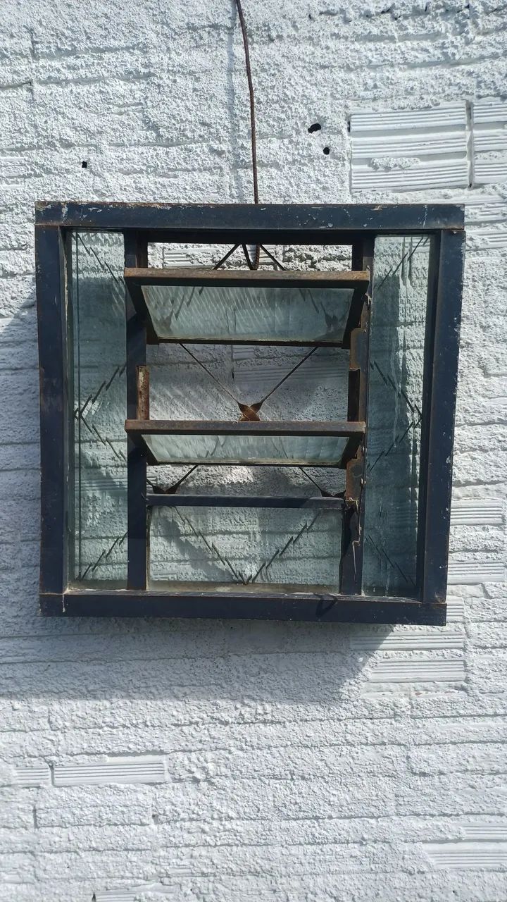 Basculante 60x60 com grade 