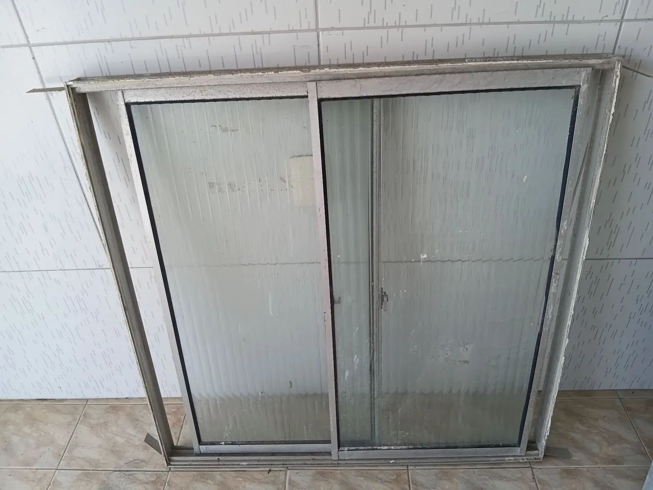 Vende-se porta e janela de alumínio - Foto 3