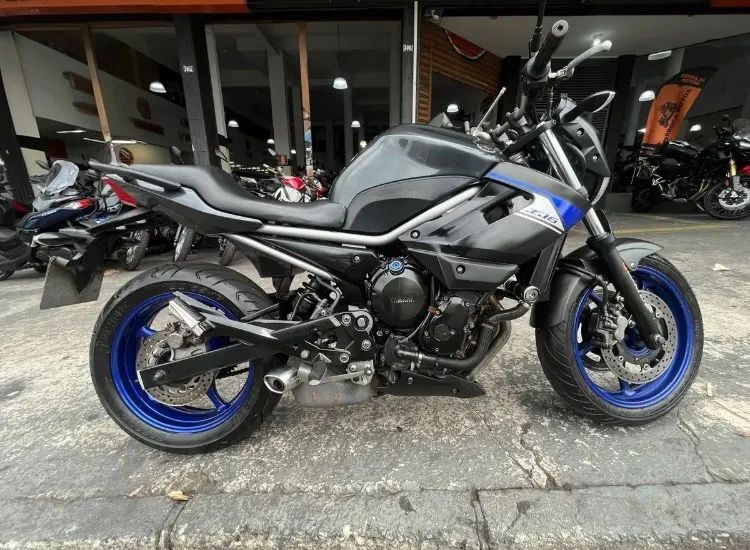 YAMAHA XJ6 N  - Foto 2