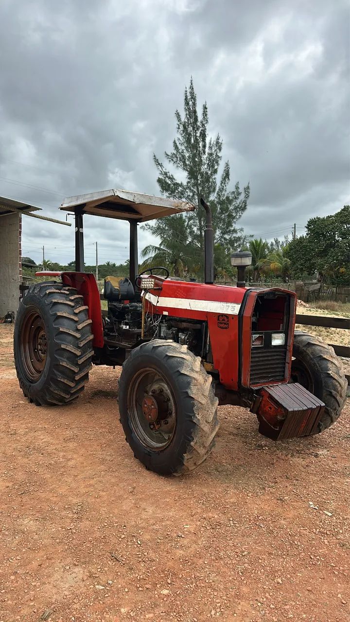 Trator MF 275