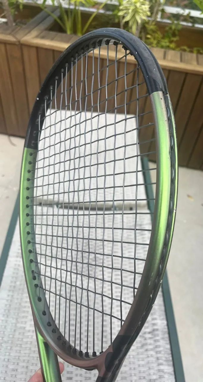 Wilson Blade V8 - 98 - 16x19 - 305g - L3 - Esportes de Quadra e Ao