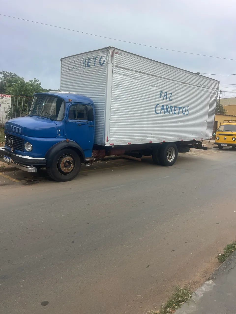 Vendo Caminhão Baú  - Foto 2