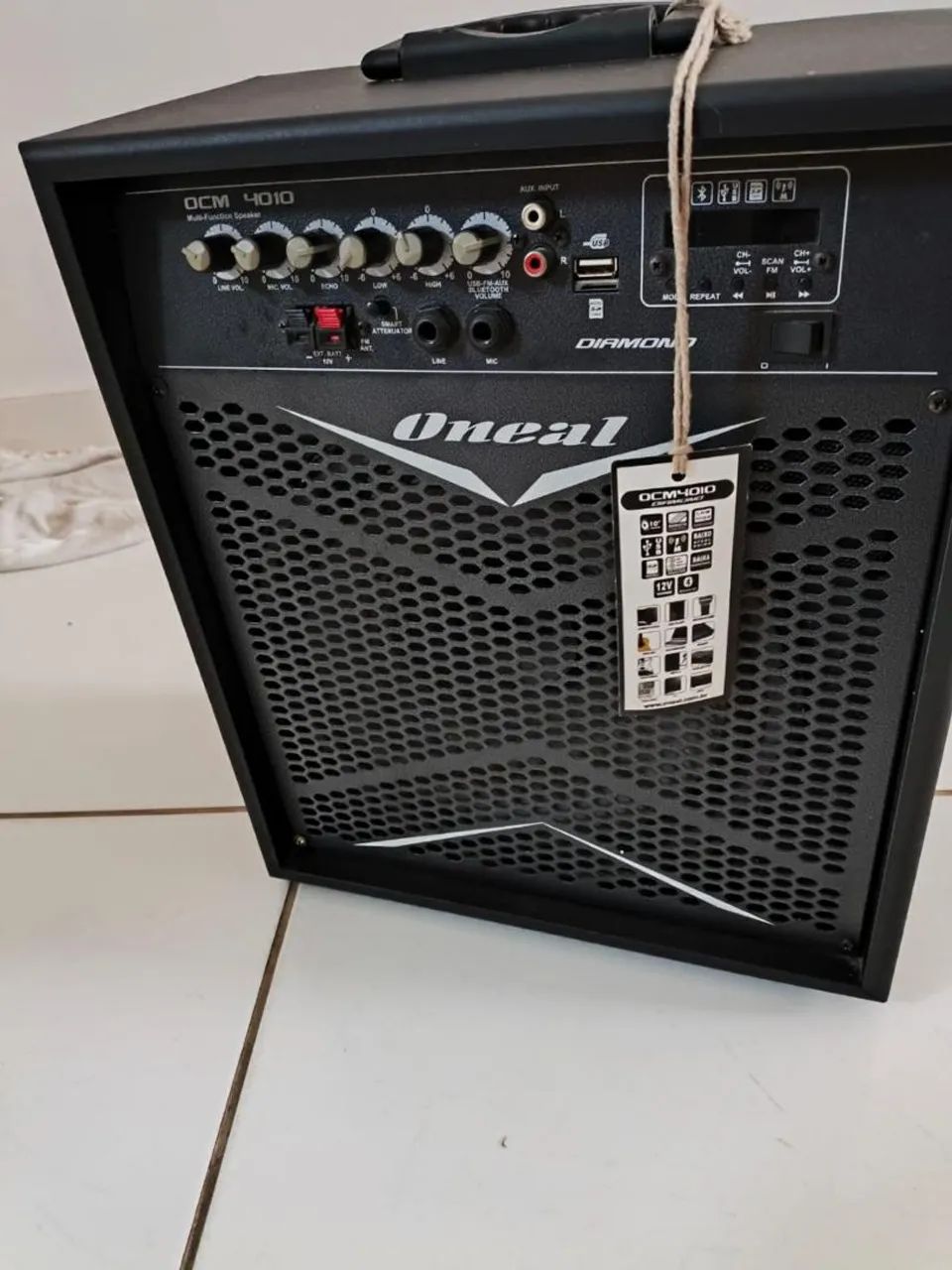 Caixa de som multiuso para instrumentos e igreja.