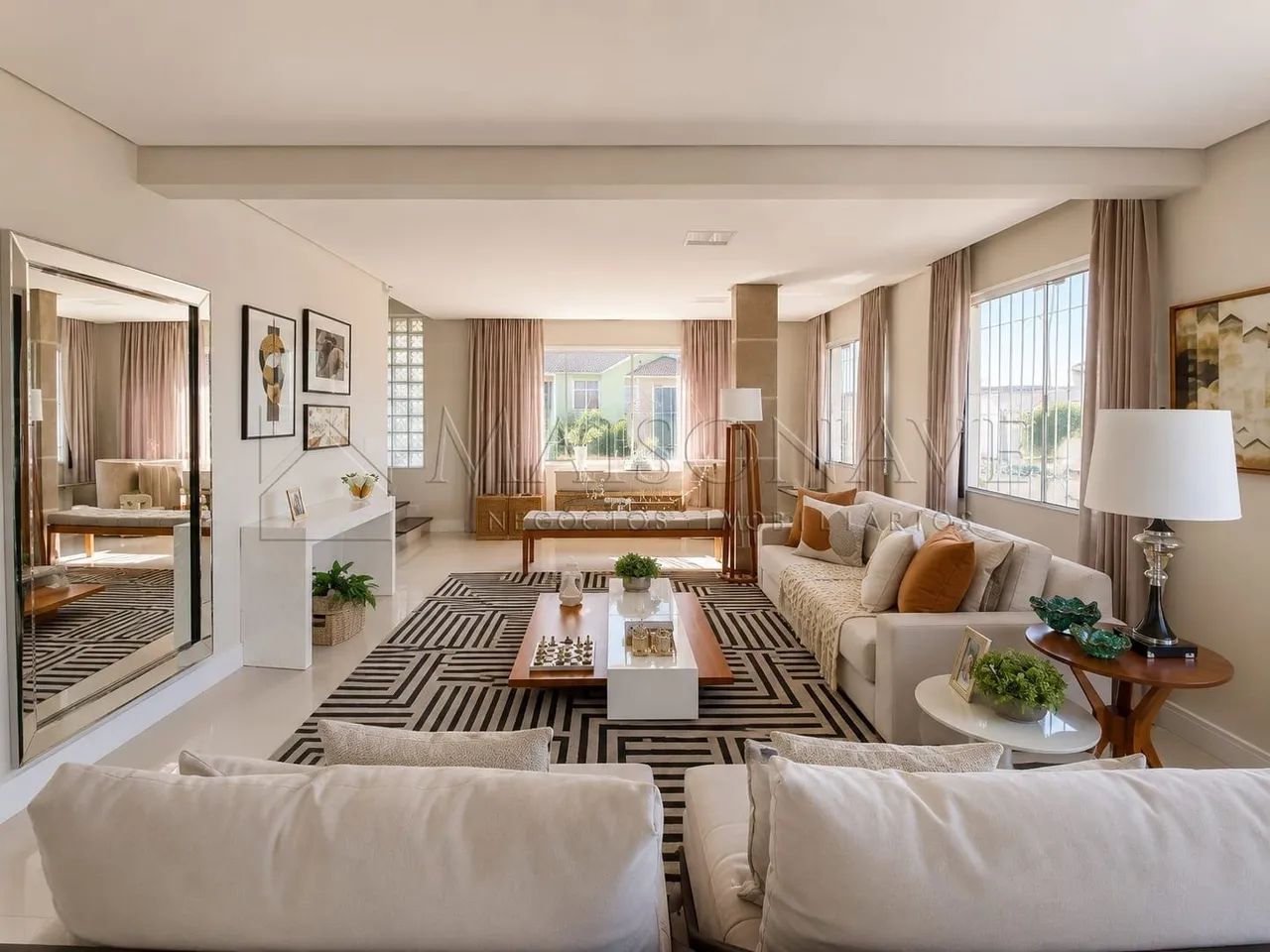 Casa com Vista Mar Permanente, Piscina e 5 Dormitórios em Coqueiros - Foto 2
