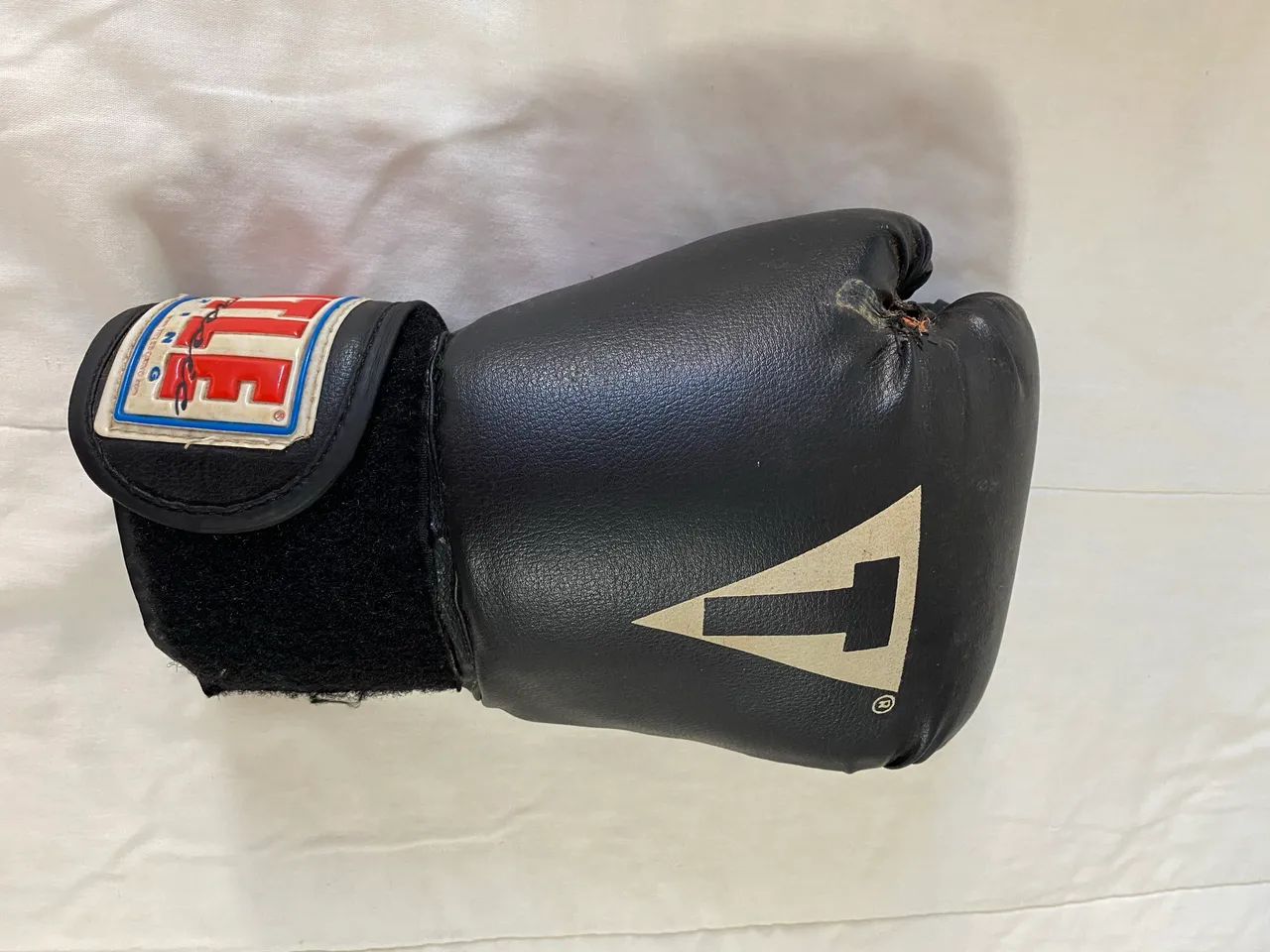 Luva de Boxe Title Classic (14 oz) + Ataduras Everlast - Foto 2