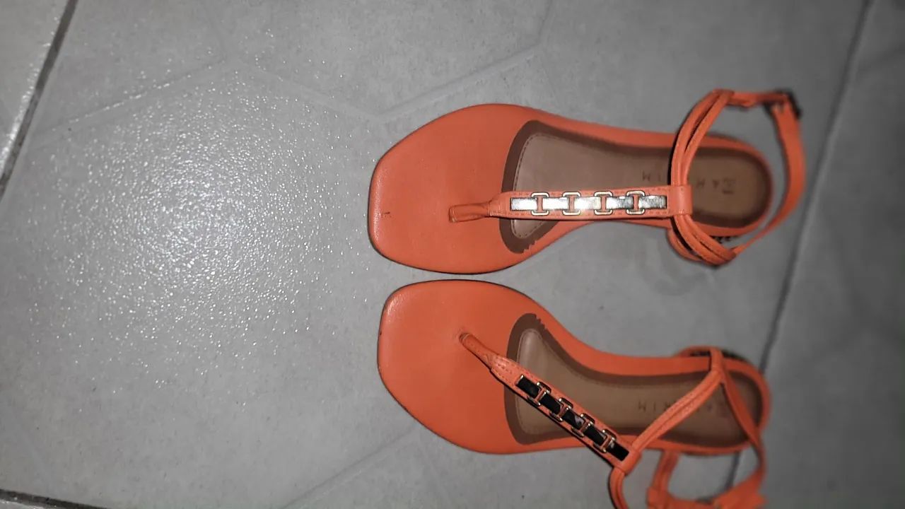 Diferentes tipos de sandálias lindas e leves... - Foto 2