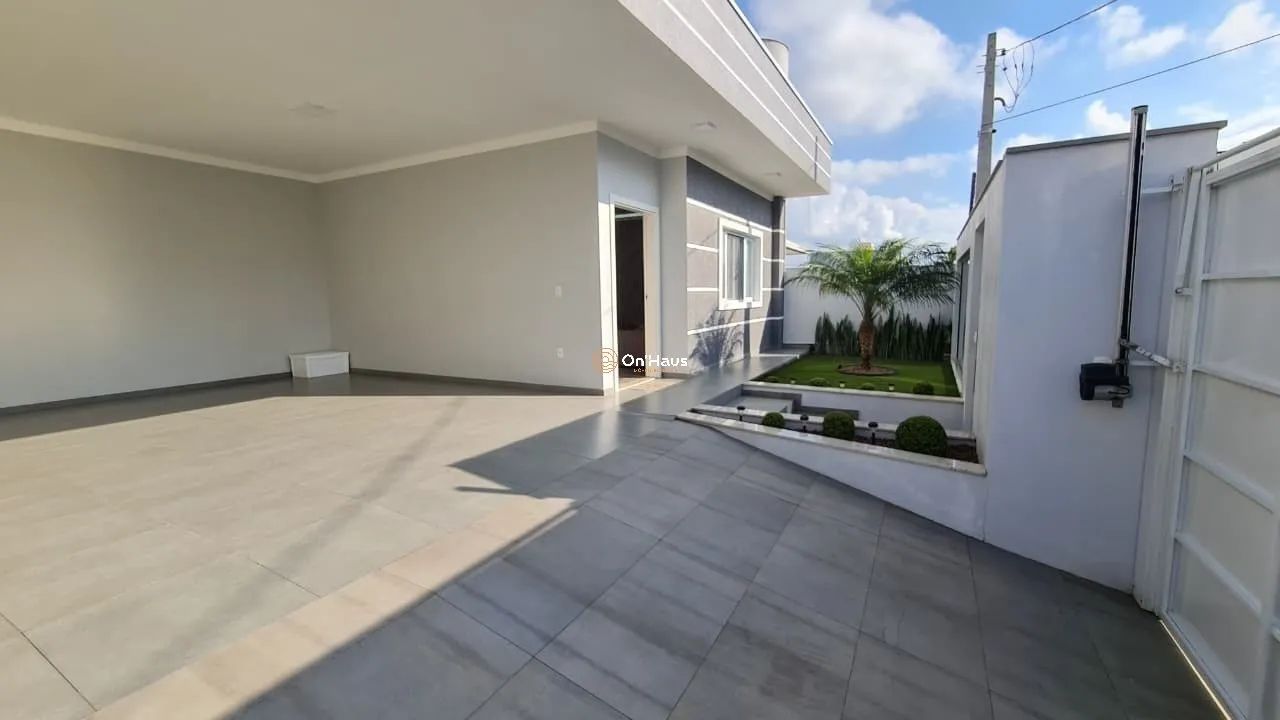 Casa à venda - 3 dormitórios - 1 suíte master com 196m2 - Carianos - Foto 3