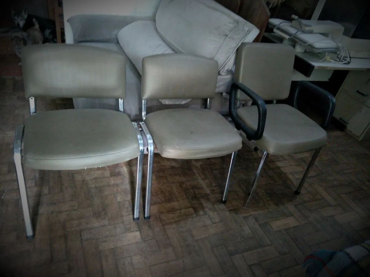 Tres cadeiras inox com courino  - Foto 3