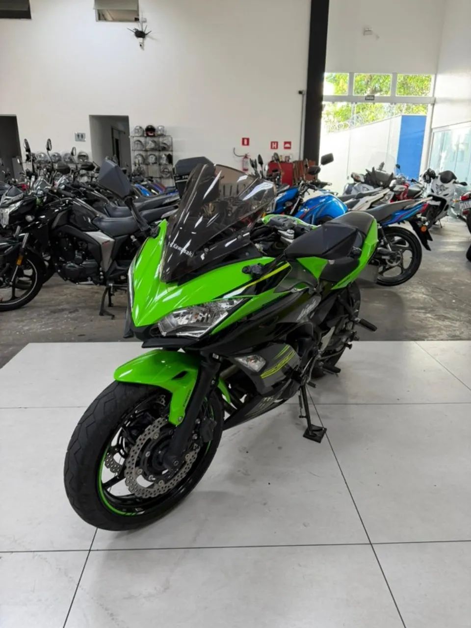 Kawasaki Zx-10/ Zx-10r 1000cc 2022 - 1472395375 | OLX
