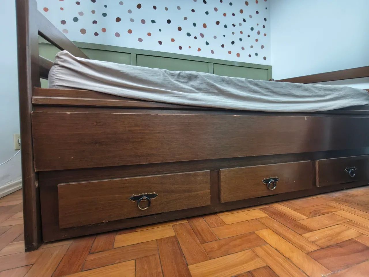 CAMA INGLESA SOLTEIRO MADEIRA MACIÇA  - Foto 5