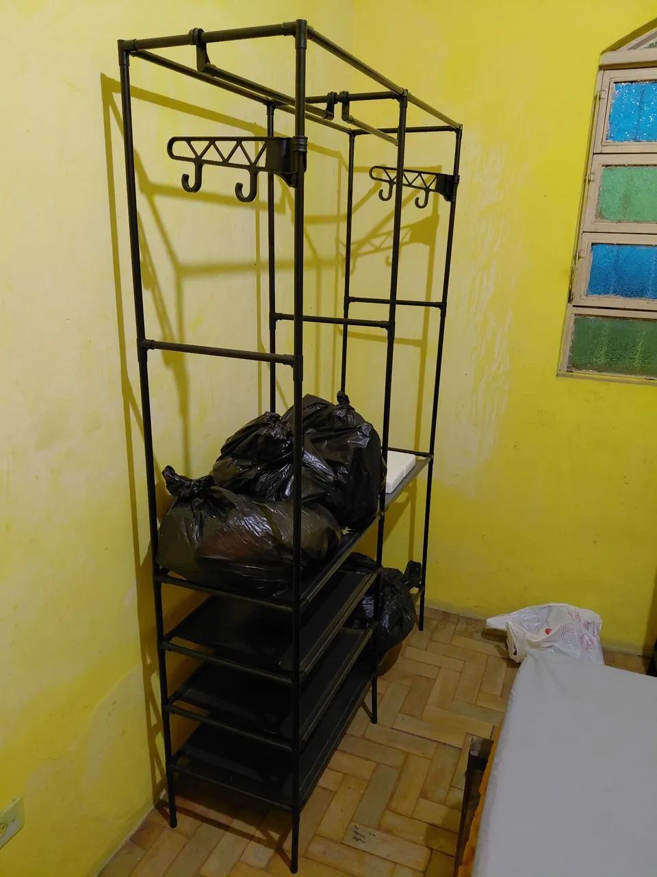 Cabideiro de roupas pouquíssimo usado  - Foto 3
