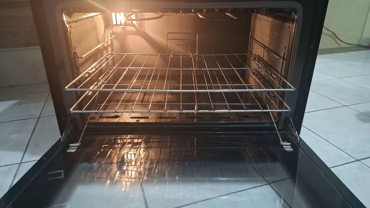 Fogão Eletrolux 6 bocas e duplo forno com grill - bem conservado - Funciona tudo. - Foto 5