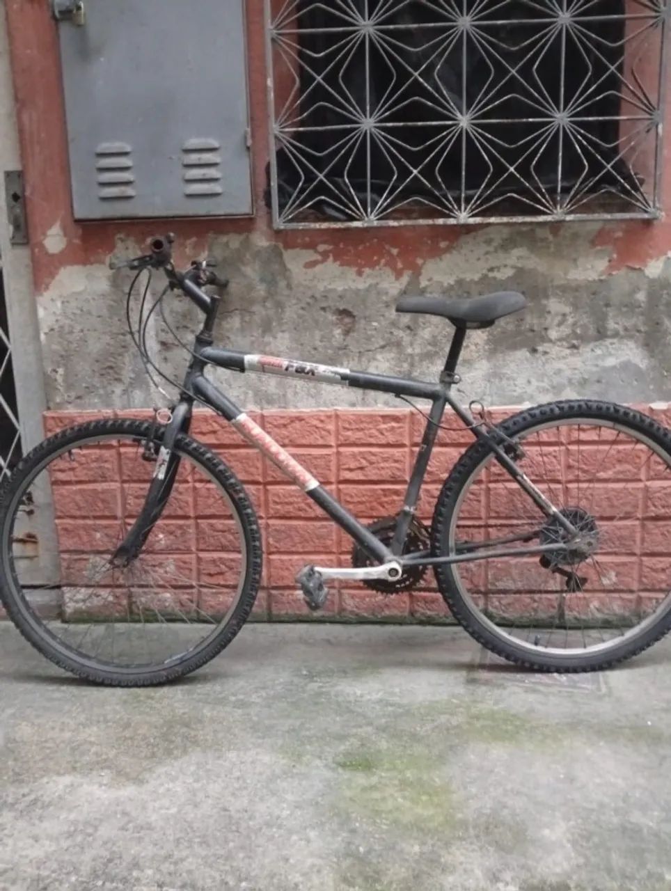 Bicicleta aro 26 em excelente estado - Foto 3
