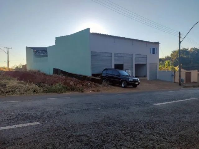 Galpão em Avenida Comercial 