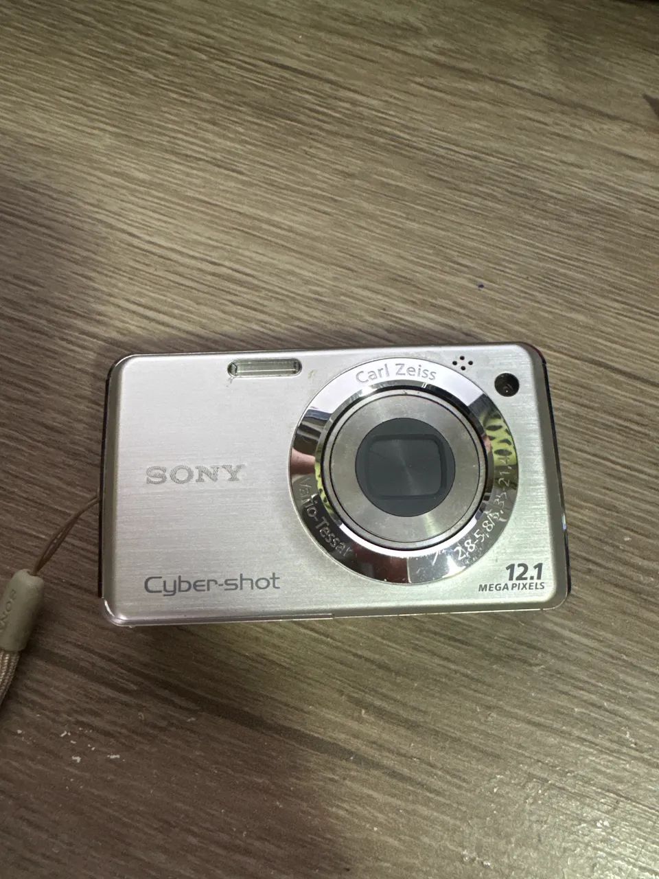 Câmera Sony Cyber- ShortCarl Zeiss 12.1 mega pixels