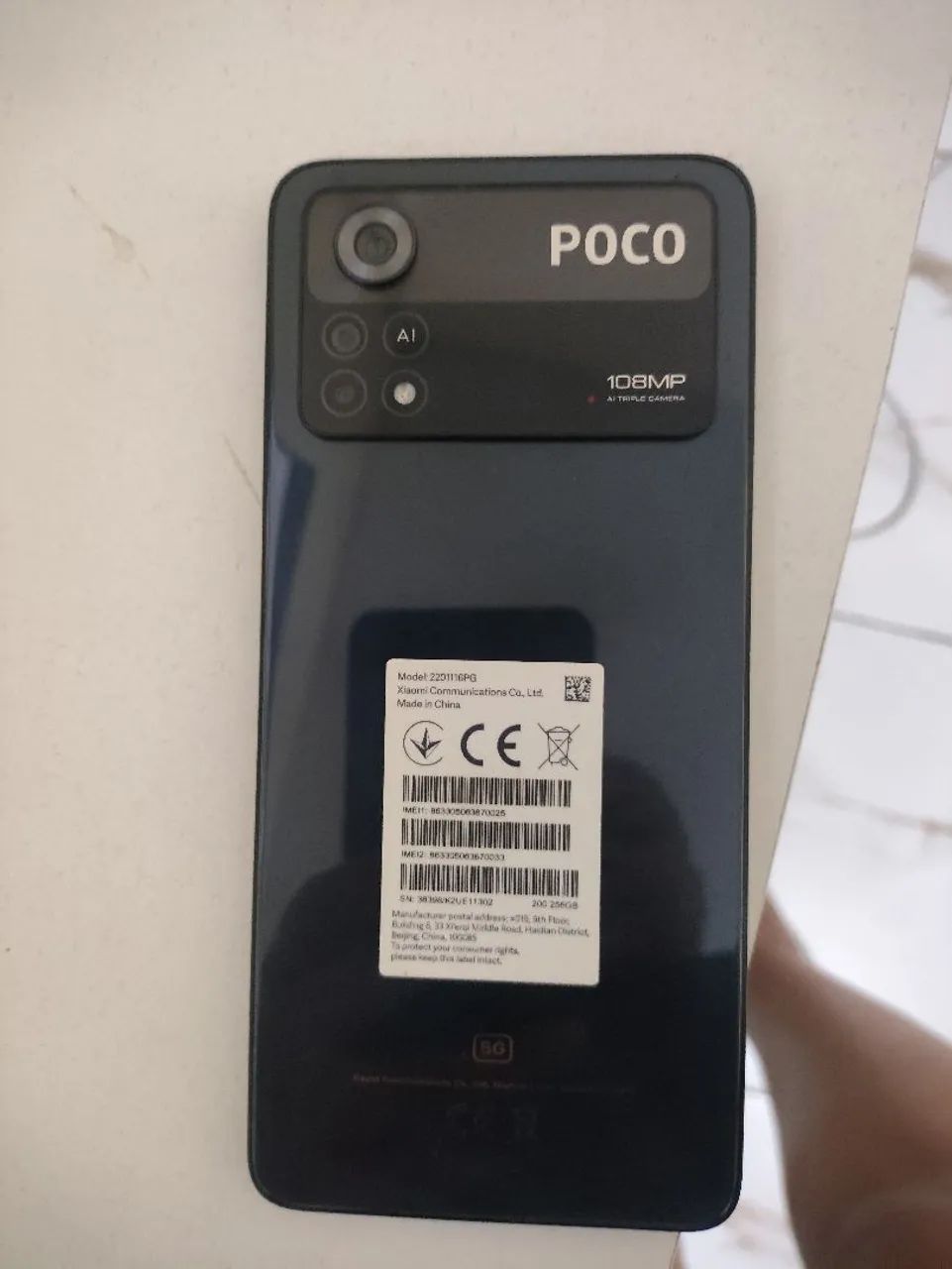 Vendo celular pocox 4 pro 256 gigas em perfeito estado 
