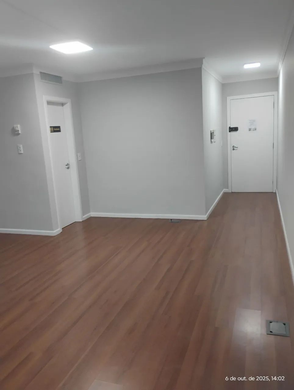 Sala no centro de Floripa 