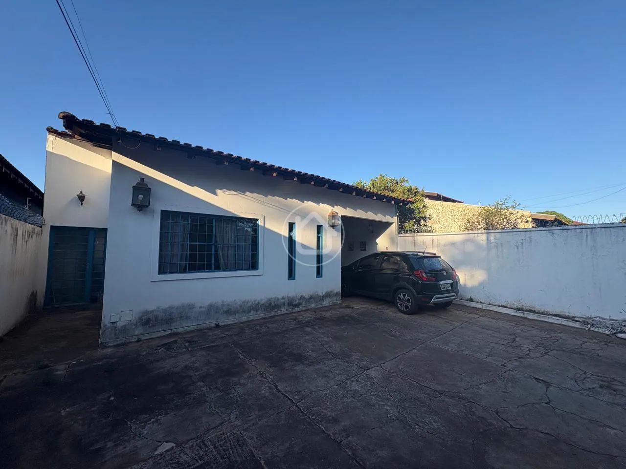 CASA COM 3 SUÍTES E SOBRA DE TERRENO NA VILA ALBA - Foto 2