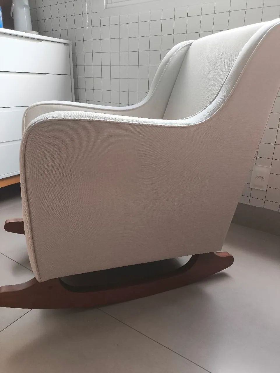 Poltrona de balanço + pufe - Conforto para sala e descanso