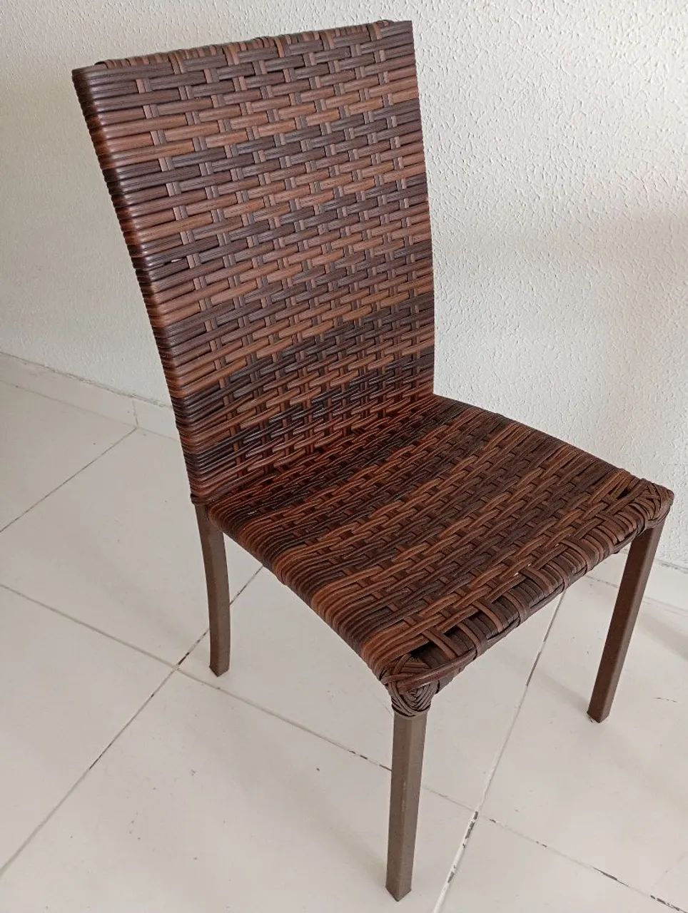 Mesa com tampa de vidro. - Foto 4