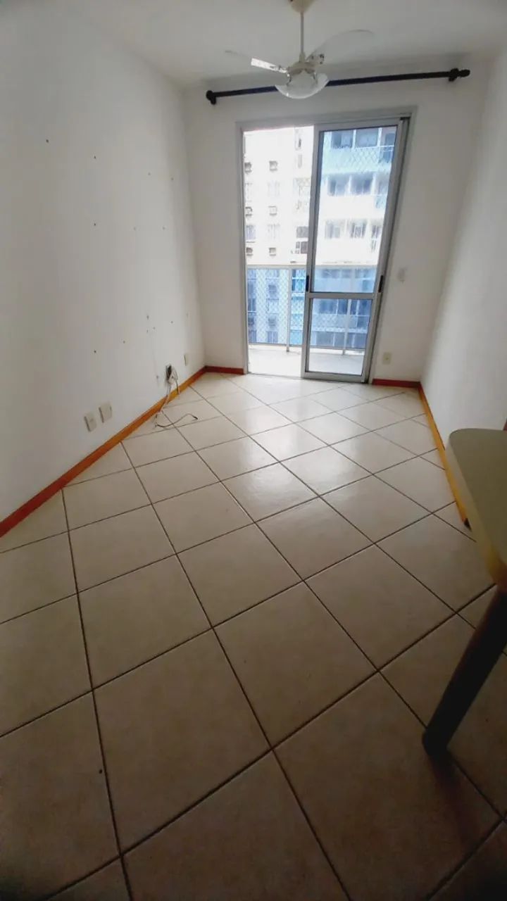02 qtos sol da manhã com armários próximo a Quitanda - Jardim Camburi - Foto 2