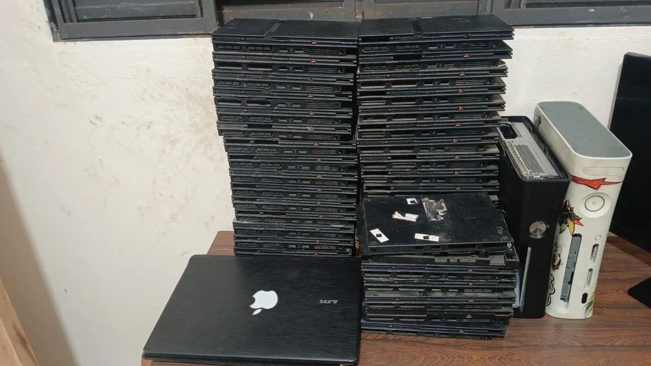 Lote de Games Ps2 Xbox360 Notebook