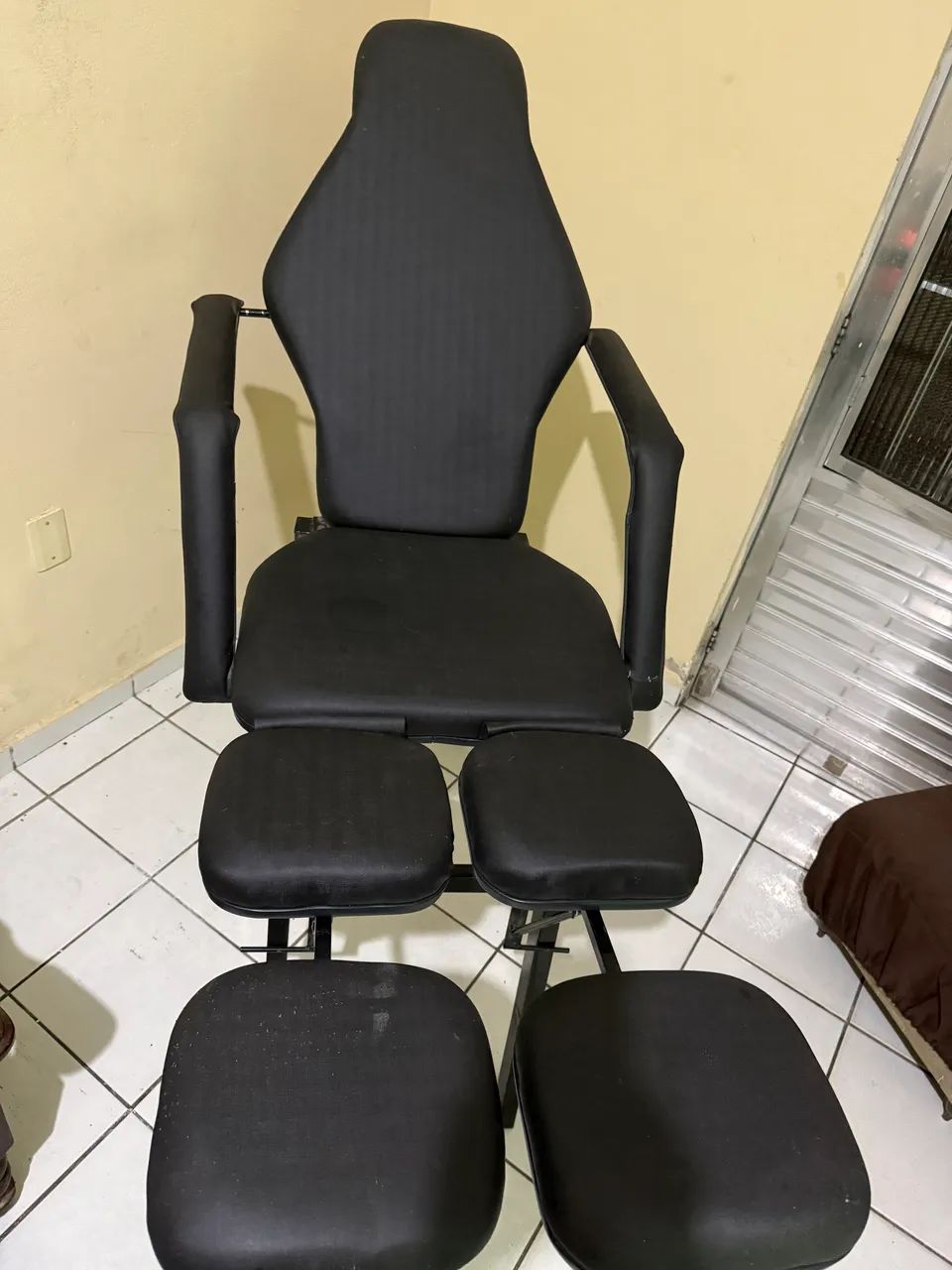     Cadeira/Maca 2 em 1 para tatuagem - Foto 3