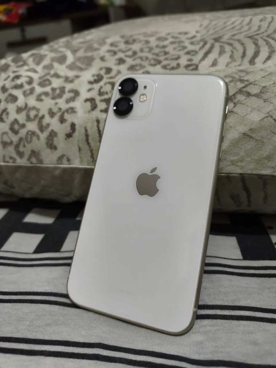 iPhone 11 64 GB branco - Foto 2
