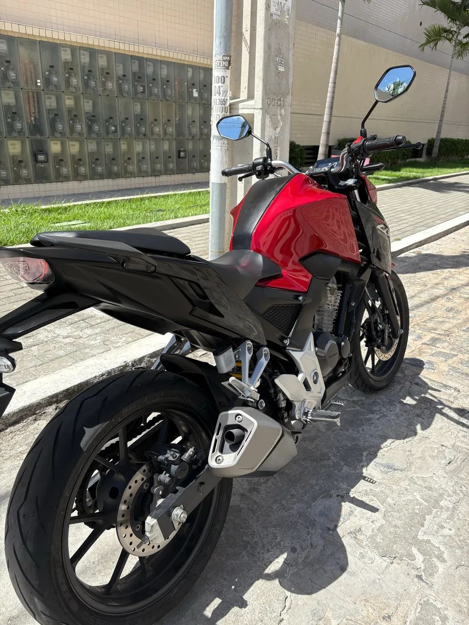 Honda CB300f 2025 - Foto 4