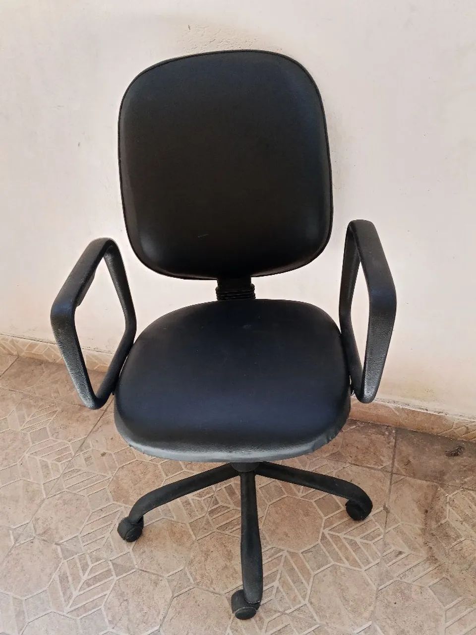 Cadeiras e móveis para escritório  - Foto 3