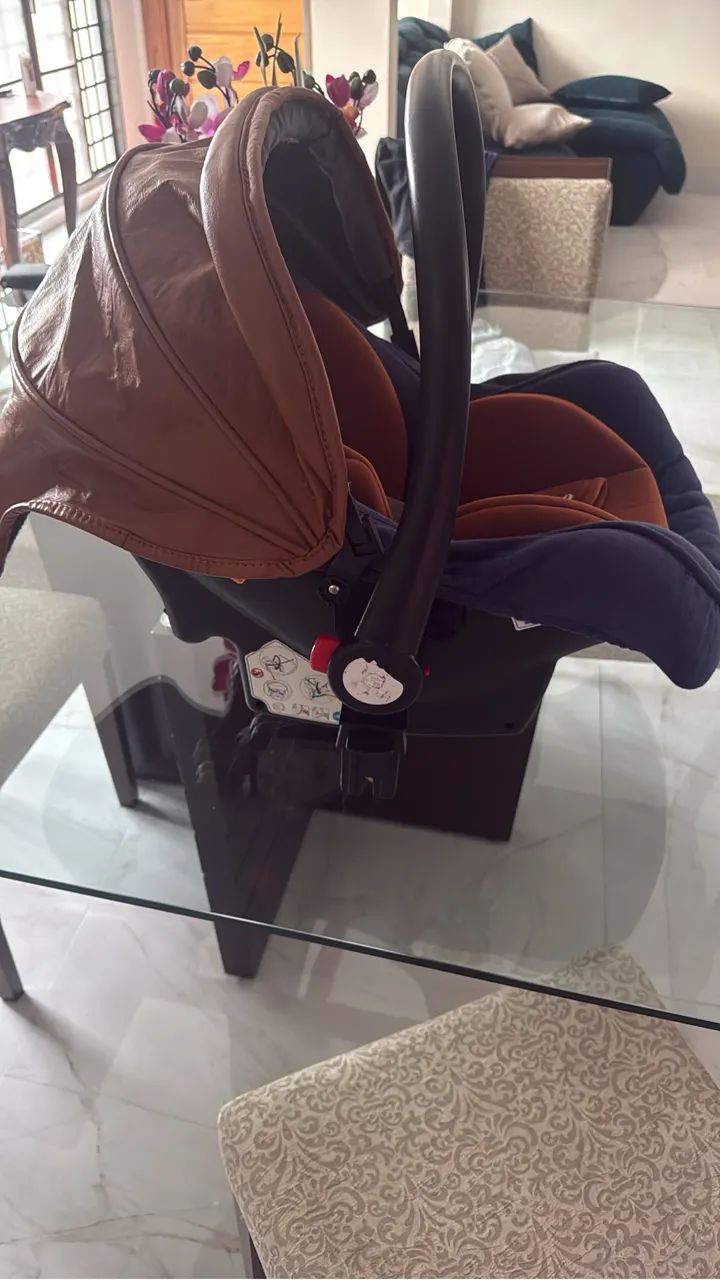 Vendo Carrinho de bebê conforto 3 em 1 - Foto 3