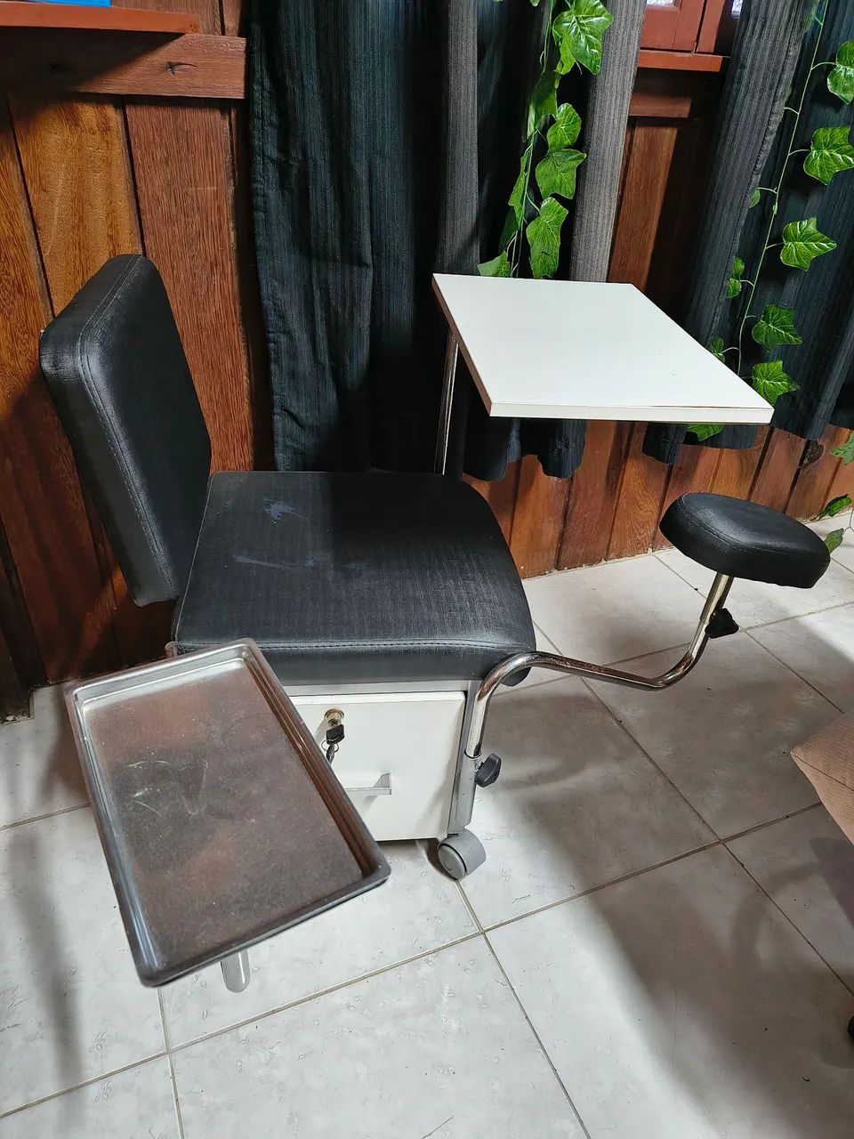 Vendo cadeira para manicure e pedicure  - Foto 3