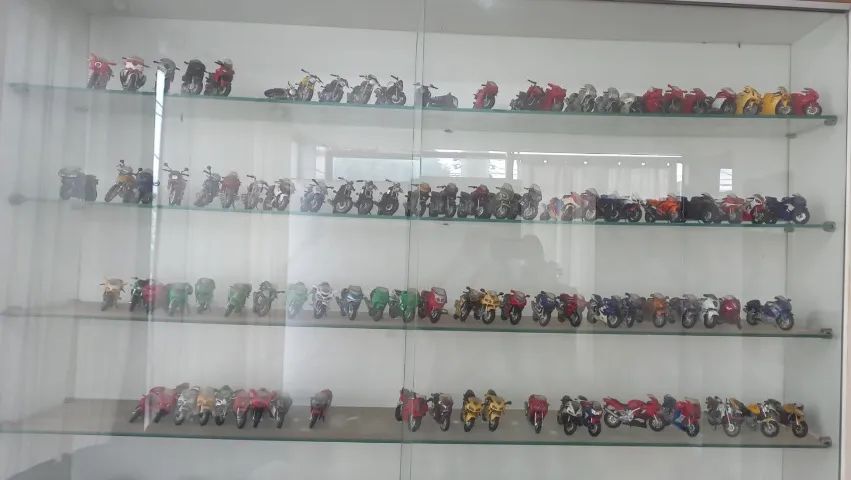 Miniaturas carros e motos  - Foto 2