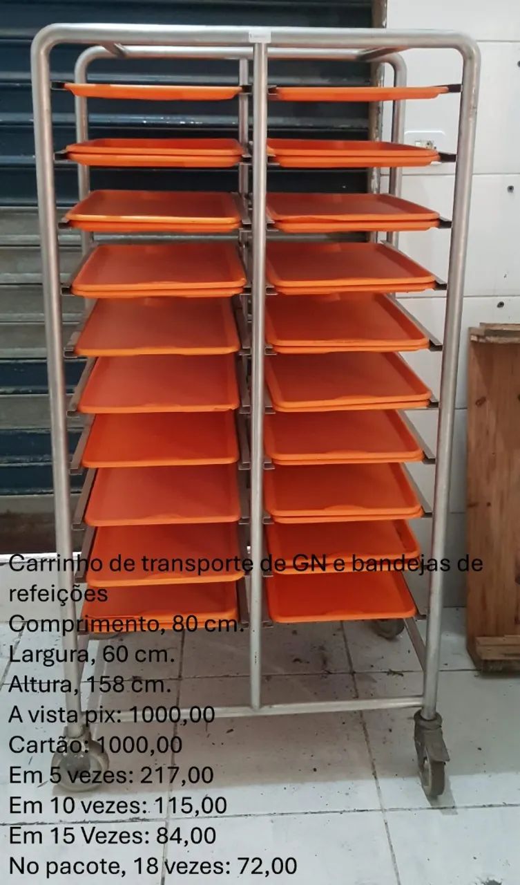 Carrinho de transporte de GN e bandejas de refeições