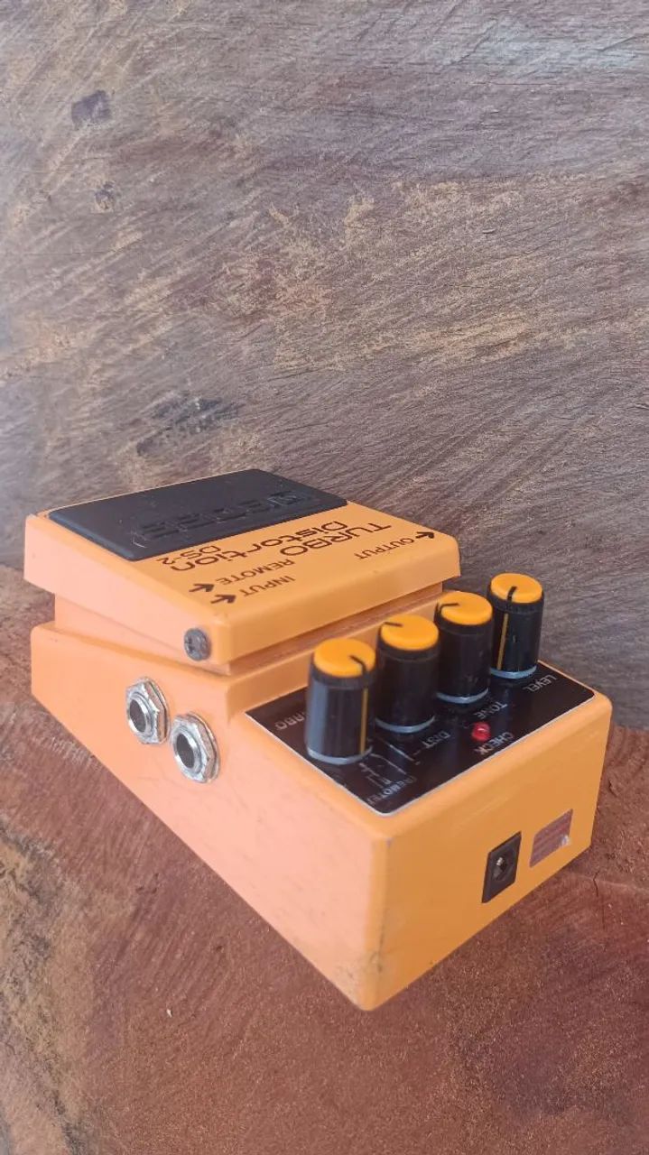 Boss DS-2 Super Distorion Pedal de distorção  - Foto 2