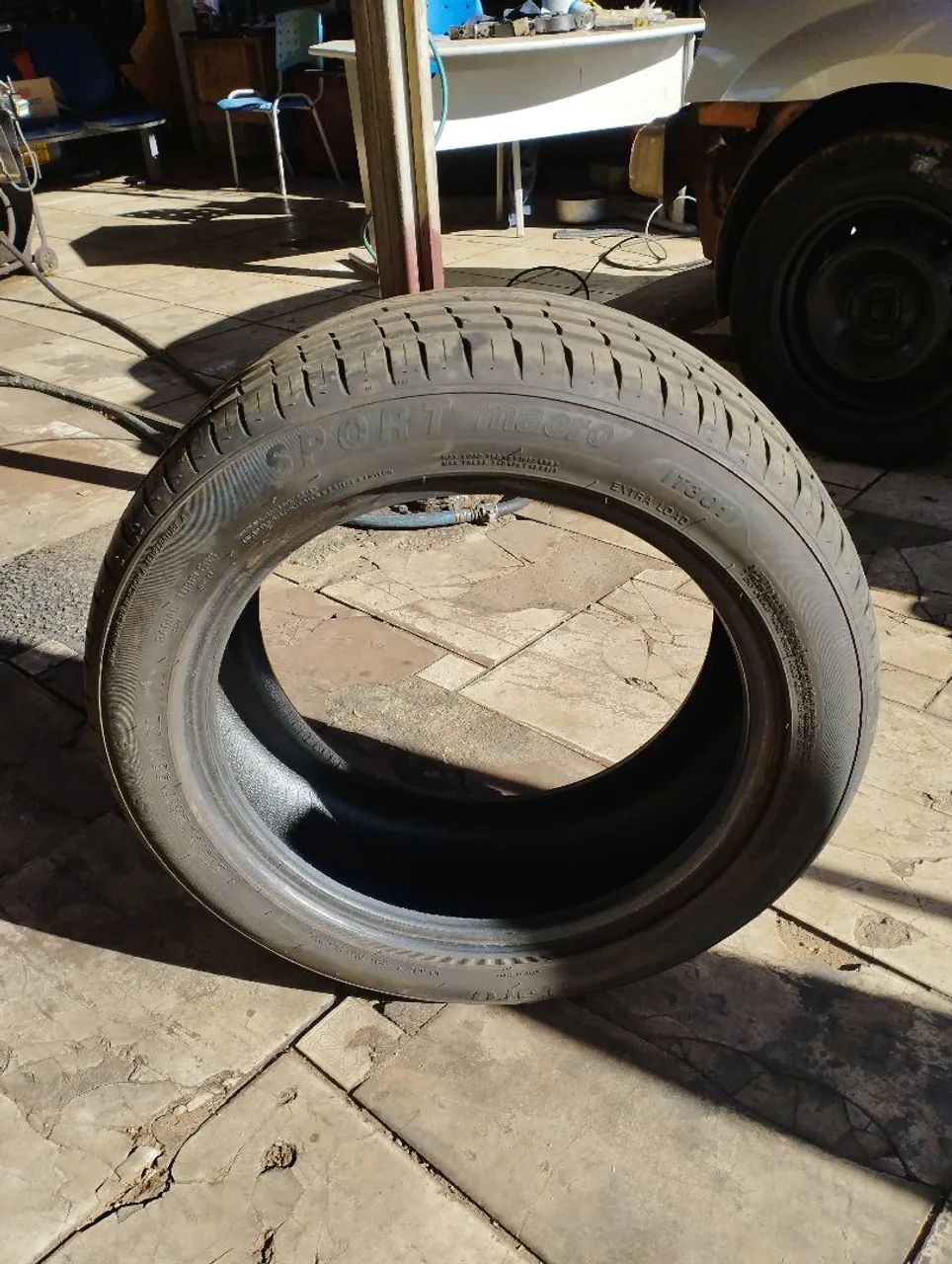 Pneus 225/50ZR17 