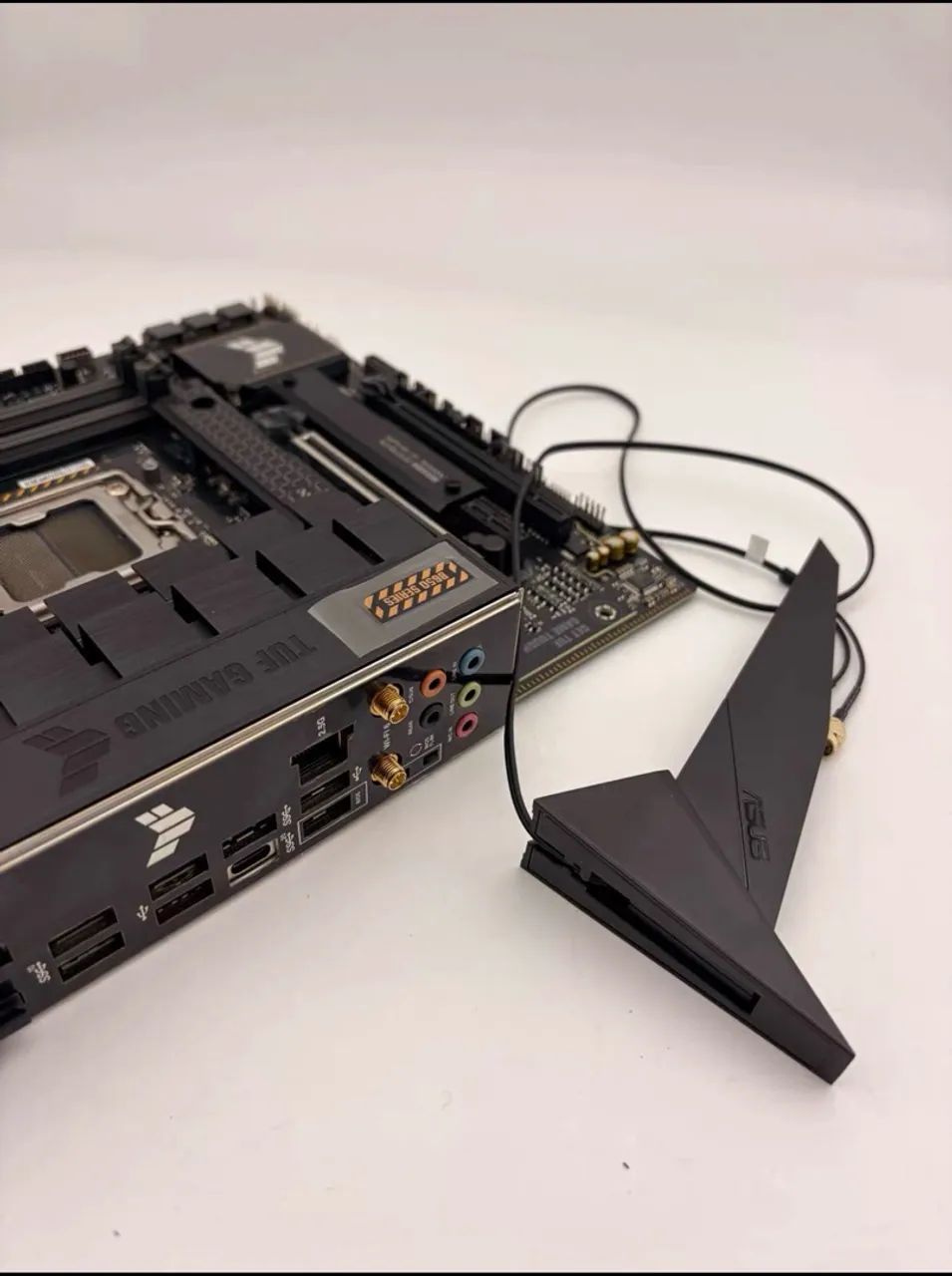 ASUS TUF B650-M PLUS WIFI - Foto 2