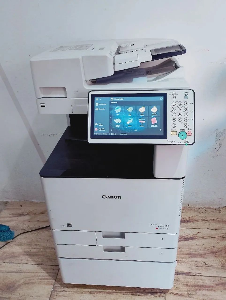 Vendo multifuncional Canon c3525i