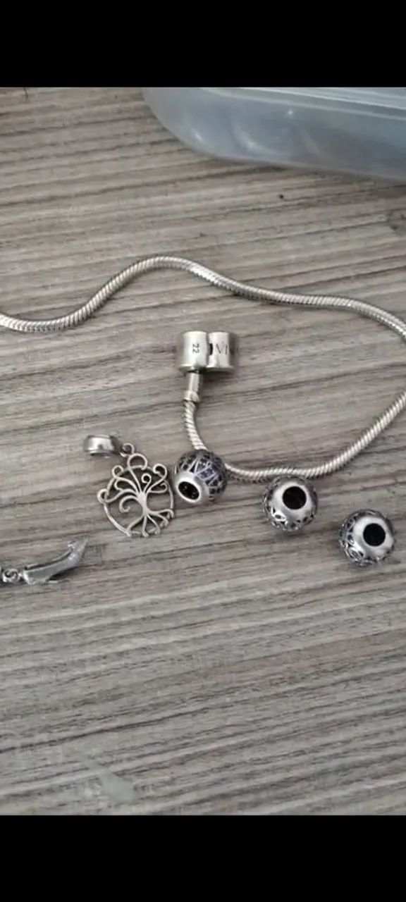 Pulseira com berloque vivara 