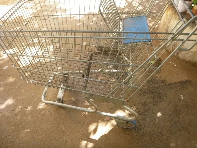 Carrinho de compras de supermercado - Foto 2