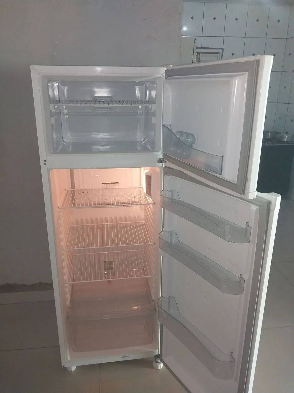 Geladeira semi-nova 3 meses de uso - Foto 5