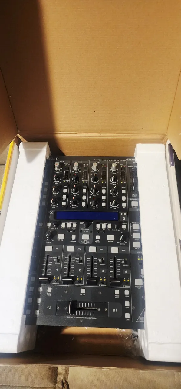 Mixer DJ Pioneer DJM-700 + 2 CDJ-850 - Equipamentos e Acessórios