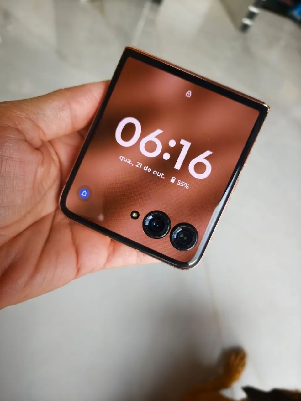 Motorola Razr 50 ultra Pantone - Foto 3