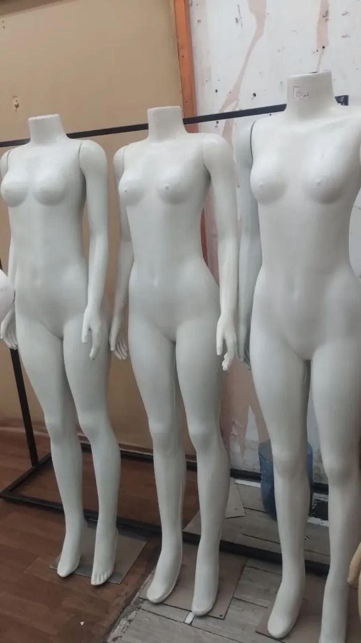 Manequins Feminino - Comércio Roupas Loja - Foto 2