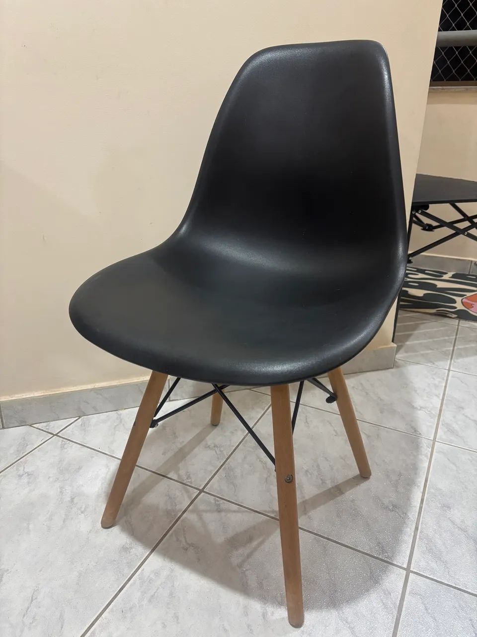 Cadeira preta (kit com 4)  - Foto 3